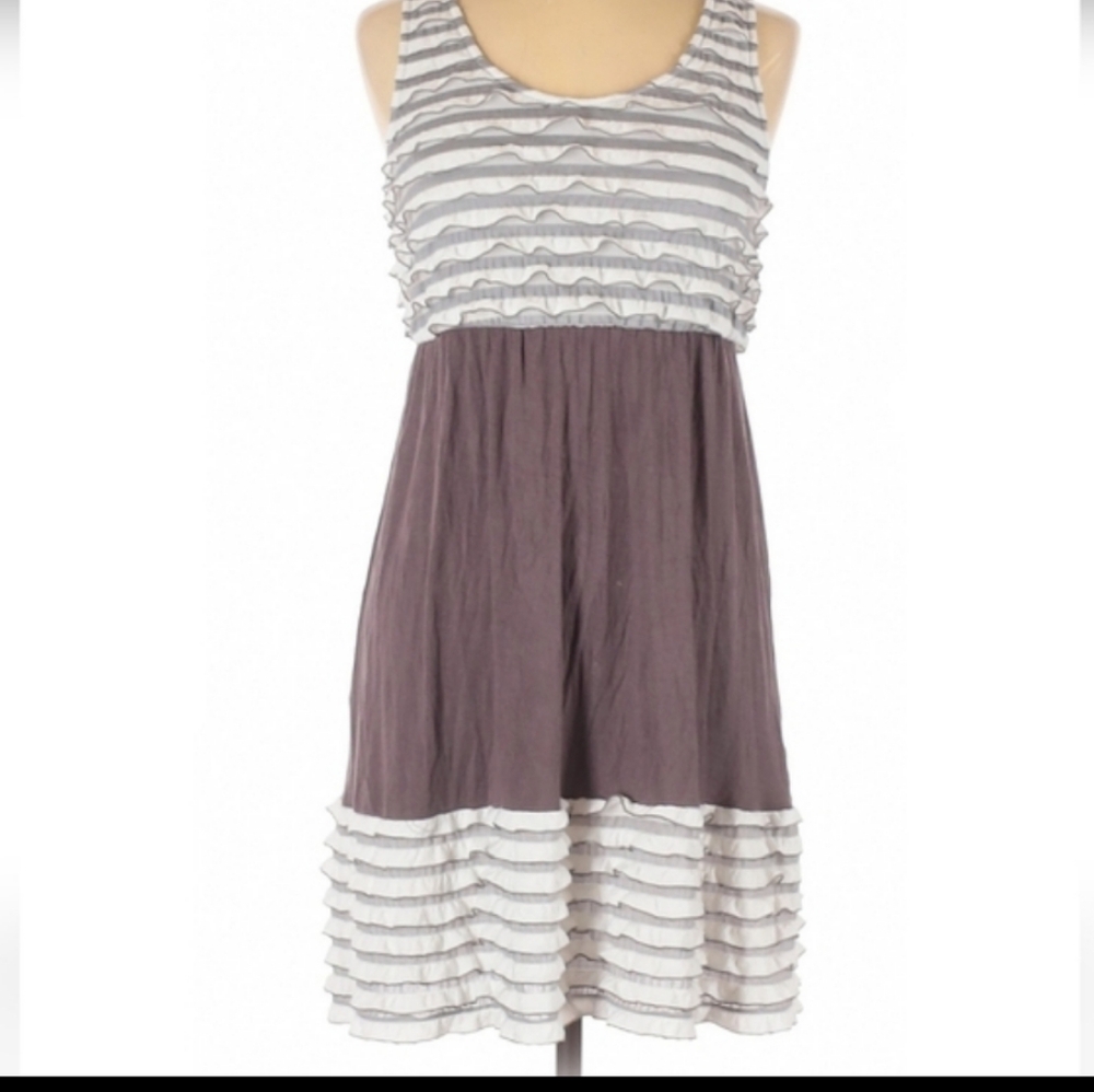 Anthropologie Eloise brown ruffled dress in size Large.